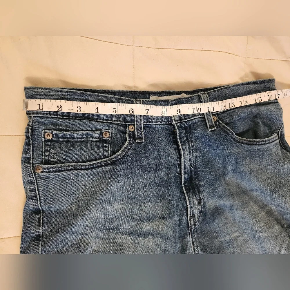 LEVI’S Signature Men's S67 Athletic Jeans, Size 34 by 30. Whiskering, Denim GUC